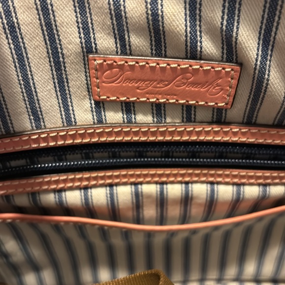 Dooney and Burke “ beacon” bag - Picture 3 of 15